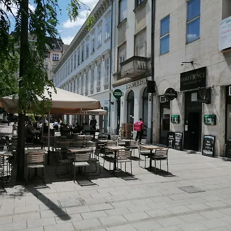 Stradivari * Budapest